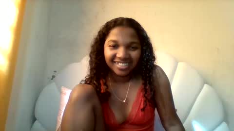 Snapshot of mila_lunah chatting on May 2026 05:35:01 AM mila_lunah online show from May 2026 05:35:01 AM