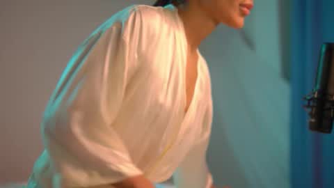 mila may  online show from September 2025 10:21:01 PM