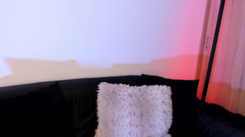 Snapshot of mila_monty__ chatting on June 2026 02:00:01 AM online show from June 2026 02:00:01 AM