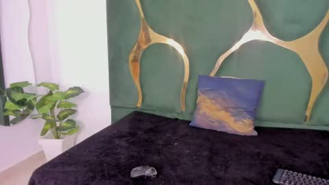 mila_petiteasm online show from June 2026 12:51:02 PM