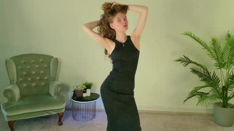 Snapshot of mila_stain chatting on May 2026 07:26:01 AM Mila online show from May 2026 07:26:01 AM