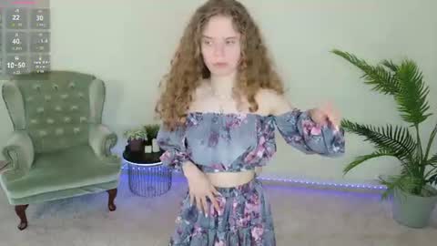 Snapshot of mila_stain chatting on June 2026 07:40:02 AM Mila online show from June 2026 07:40:02 AM