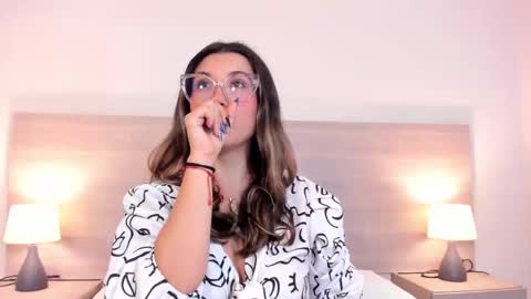 Snapshot of mila_thomass chatting on March 2026 11:06:01 AM mila_thomass online show from March 2026 11:06:01 AM