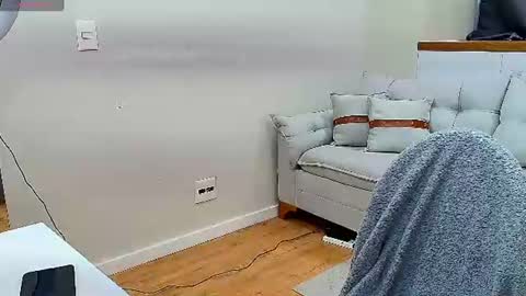 Snapshot of mila_vvoss chatting on July 2026 11:24:01 AM Mila Voz online show from July 2026 11:24:01 AM