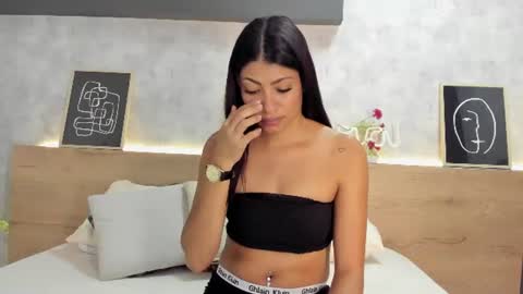 Snapshot of milaa_mendez chatting on July 2026 07:18:01 PM C A M I L A online show from July 2026 07:18:01 PM