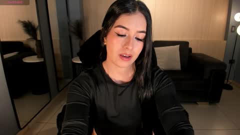 Mila online show from November 2025 02:06:01 AM