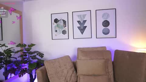 milacrave online show from September 2025 11:43:01 AM