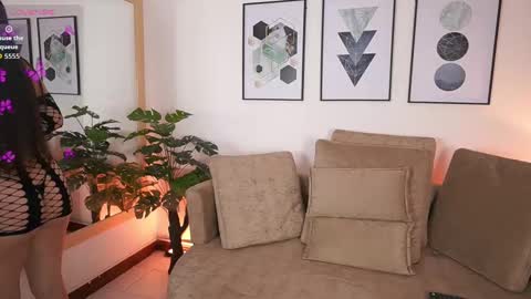 milacrave online show from September 2025 11:44:01 AM