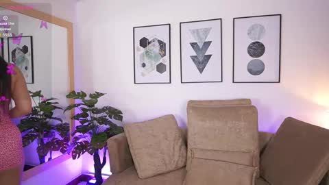 milacrave online show from September 2025 11:35:01 AM