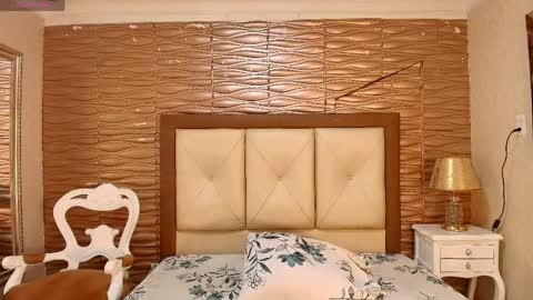 miladiosa online show from April 2026 12:28:02 PM