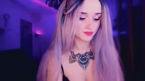 MiladyJolie online show from December 2025 05:58:02 AM