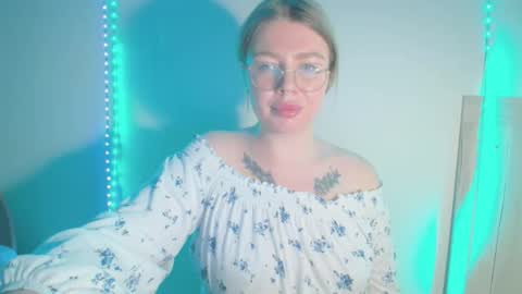 MilanaQueen 22 online show from February 2026 12:25:01 AM