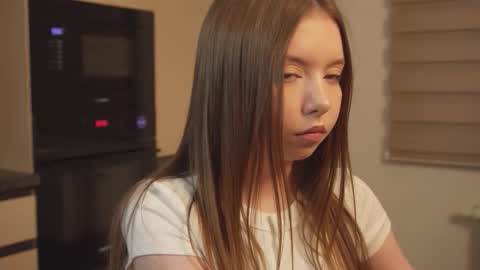 Mila online show from February 2026 01:06:01 PM