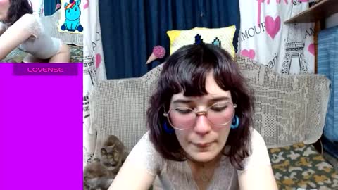 Mila-Lunala online show from September 2025 06:32:02 PM