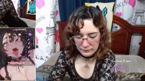 Mila-Lunala online show from November 2025 04:20:01 PM