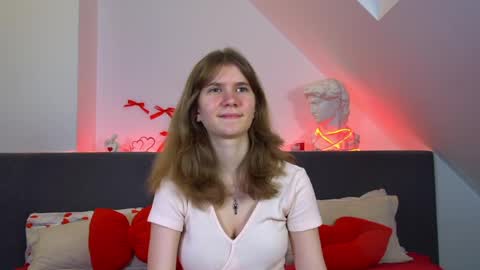 Mila online show from April 2026 06:27:02 PM