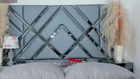 milan_lewiss online show from November 2025 01:01:01 PM