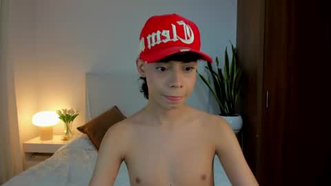 Snapshot of milan_zapata chatting on June 2026 12:49:01 AM MILAN online show from June 2026 12:49:01 AM