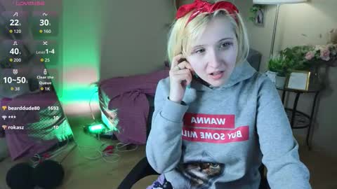 Milana online show from December 2025 10:09:01 AM