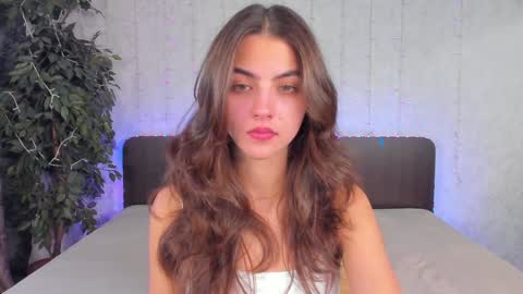 Snapshot of milana_crystal_ chatting on December 2024 08:20:01 AM Milana online show from December 2024 08:20:01 AM
