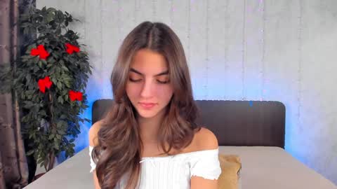 Snapshot of milana_crystal_ chatting on December 2024 08:08:02 AM Milana online show from December 2024 08:08:02 AM