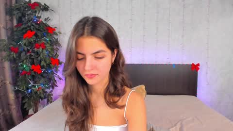 Snapshot of milana_crystal_ chatting on December 2024 08:17:02 AM Milana online show from December 2024 08:17:02 AM