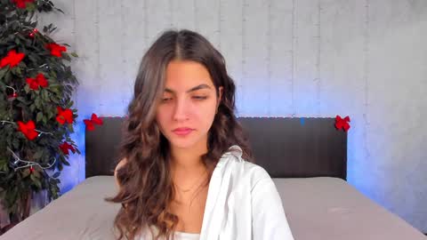Snapshot of milana_crystal_ chatting on January 2025 08:18:02 AM Milana online show from January 2025 08:18:02 AM