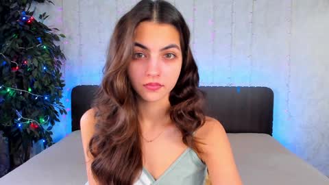 Snapshot of milana_crystal_ chatting on January 2025 08:11:02 AM Milana online show from January 2025 08:11:02 AM