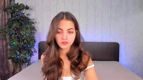 Snapshot of milana_crystal_ chatting on January 2025 08:11:02 AM Milana online show from January 2025 08:11:02 AM
