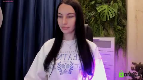 Snapshot of milana_miln chatting on June 2026 03:14:01 PM Milana online show from June 2026 03:14:01 PM
