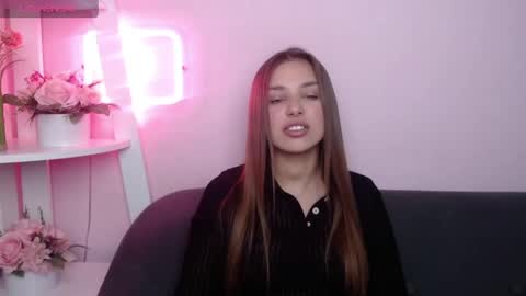 Snapshot of milanaangelas chatting on June 2026 04:47:01 AM milanaangelas online show from June 2026 04:47:01 AM