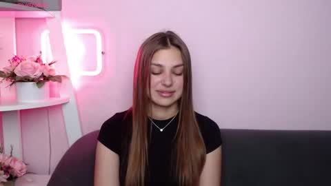 Snapshot of milanaangelas chatting on June 2026 07:44:02 PM milanaangelas online show from June 2026 07:44:02 PM