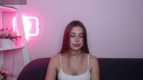 Snapshot of milanaangelas chatting on July 2026 04:48:02 AM milanaangelas online show from July 2026 04:48:02 AM