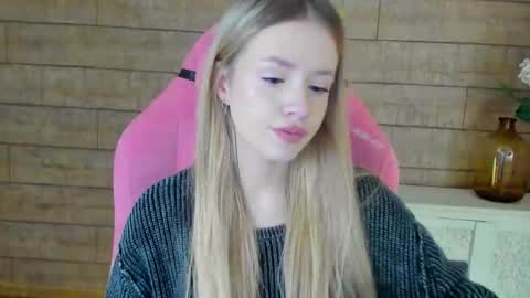 MilanaBalmain online show from October 2025 04:21:01 AM