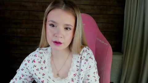 Snapshot of milanabalmain chatting on April 2026 04:26:01 AM MilanaBalmain online show from April 2026 04:26:01 AM