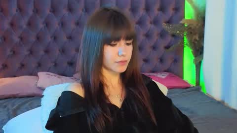 Milana online show from June 2026 06:52:02 AM