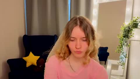 Snapshot of milanarayy chatting on June 2026 05:54:02 AM Milaray online show from June 2026 05:54:02 AM