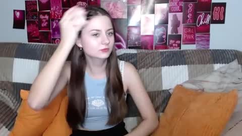 milanaroz online show from January 2025 05:26:02 PM