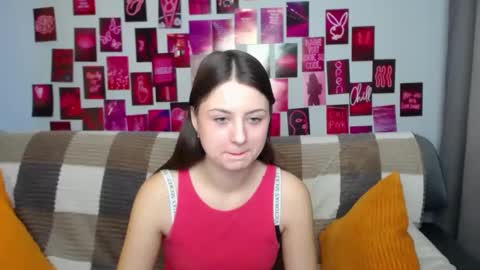 milanaroz online show from February 2025 05:46:02 AM