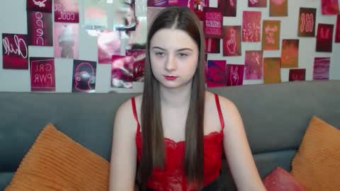 milanaroz online show from March 2026 05:35:02 AM