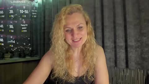 milanna_x online show from April 2026 08:43:02 PM