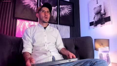 Snapshot of milanwhite_ chatting on February 2026 11:33:01 AM MILAN online show from February 2026 11:33:01 AM