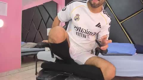 milanzaire online show from November 2025 10:31:01 PM