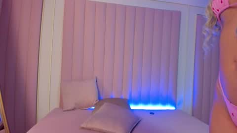 Sexy Mila  online show from September 2025 10:48:02 AM