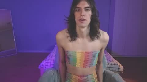 Mila online show from September 2025 03:47:01 PM