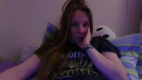 Mila online show from April 2026 07:07:02 PM