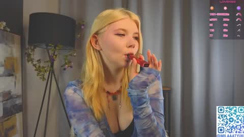 Snapshot of mildredbain chatting on January 2025 02:27:01 AM Mila online show from January 2025 02:27:01 AM