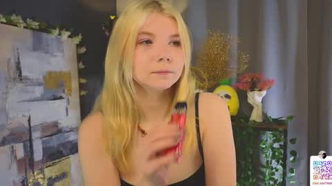 Snapshot of mildredbain chatting on February 2025 02:30:01 AM Mila online show from February 2025 02:30:01 AM
