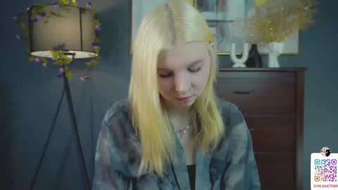 Snapshot of mildredbain chatting on February 2025 02:40:02 AM Mila online show from February 2025 02:40:02 AM