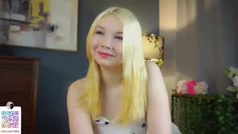 Snapshot of mildredbain chatting on March 2025 03:24:01 AM Mila online show from March 2025 03:24:01 AM